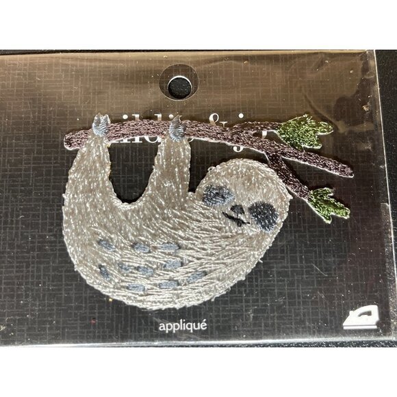 NEW! Iron on Sloth patch. Super Cute! - Picture 1 of 2